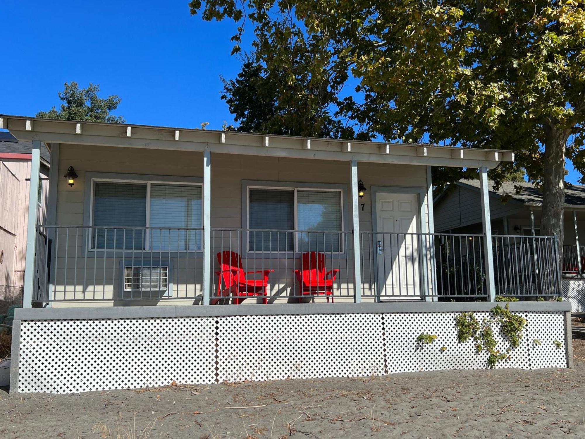 Clear Lake Cottages & Marina Clearlake Oda fotoğraf